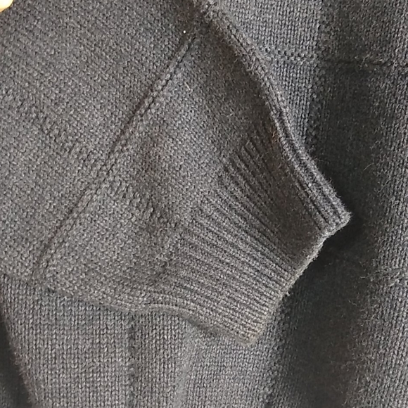 IZOD Men's Cotton Crew Neck Pullover Sweater - Picture 3 of 8